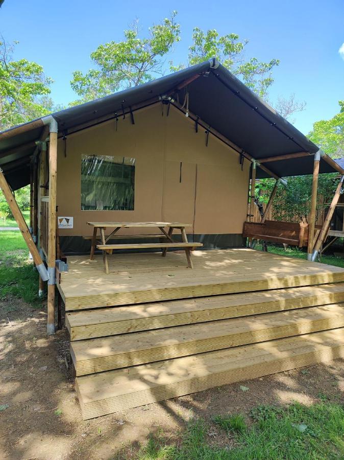 Hotel Camping Le Mouliat Moncrabeau Exterior foto